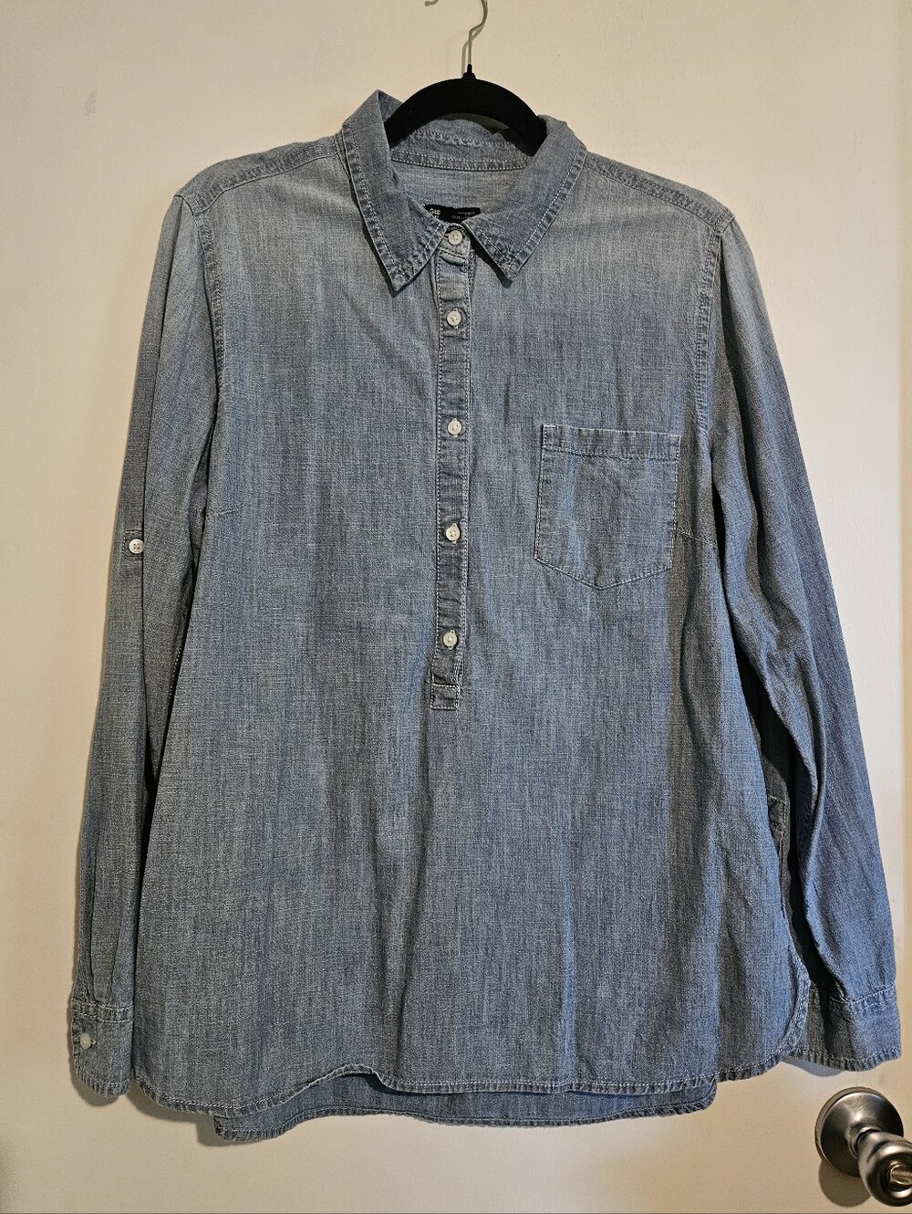 Gap Boyfriend Fit Chambray Shirt Women's Large Indigo Denim Button-Up